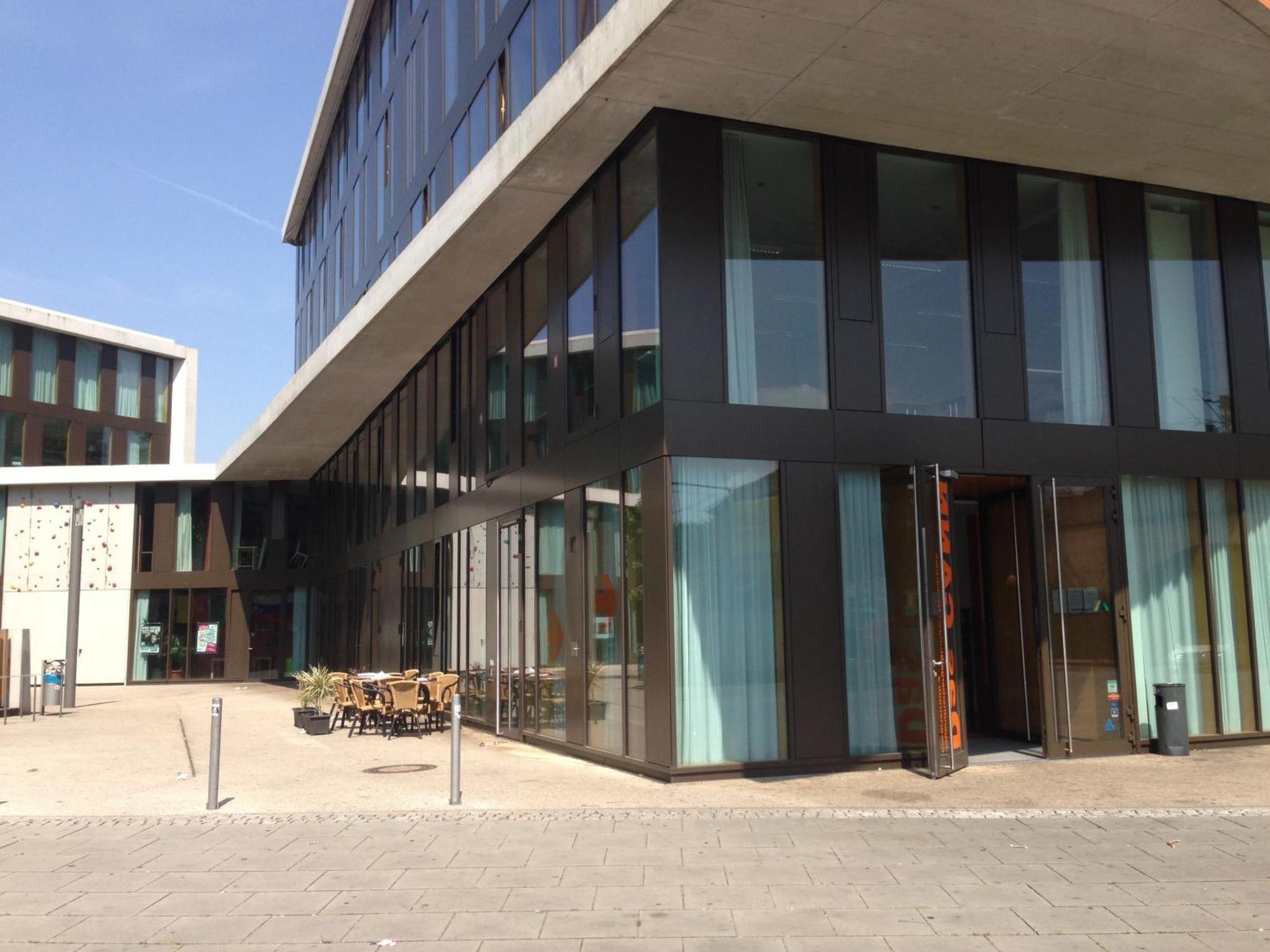 Jugendherberge Stuttgart Neckarpark Εξωτερικό φωτογραφία